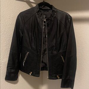 Elegant Black Leather Women's Jacket